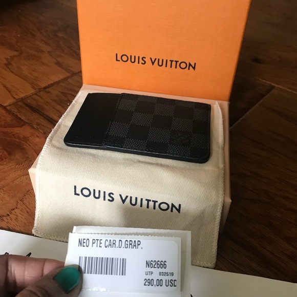 SOLD!!! Brand new LV cardholder graphite - Picture 6 of 6